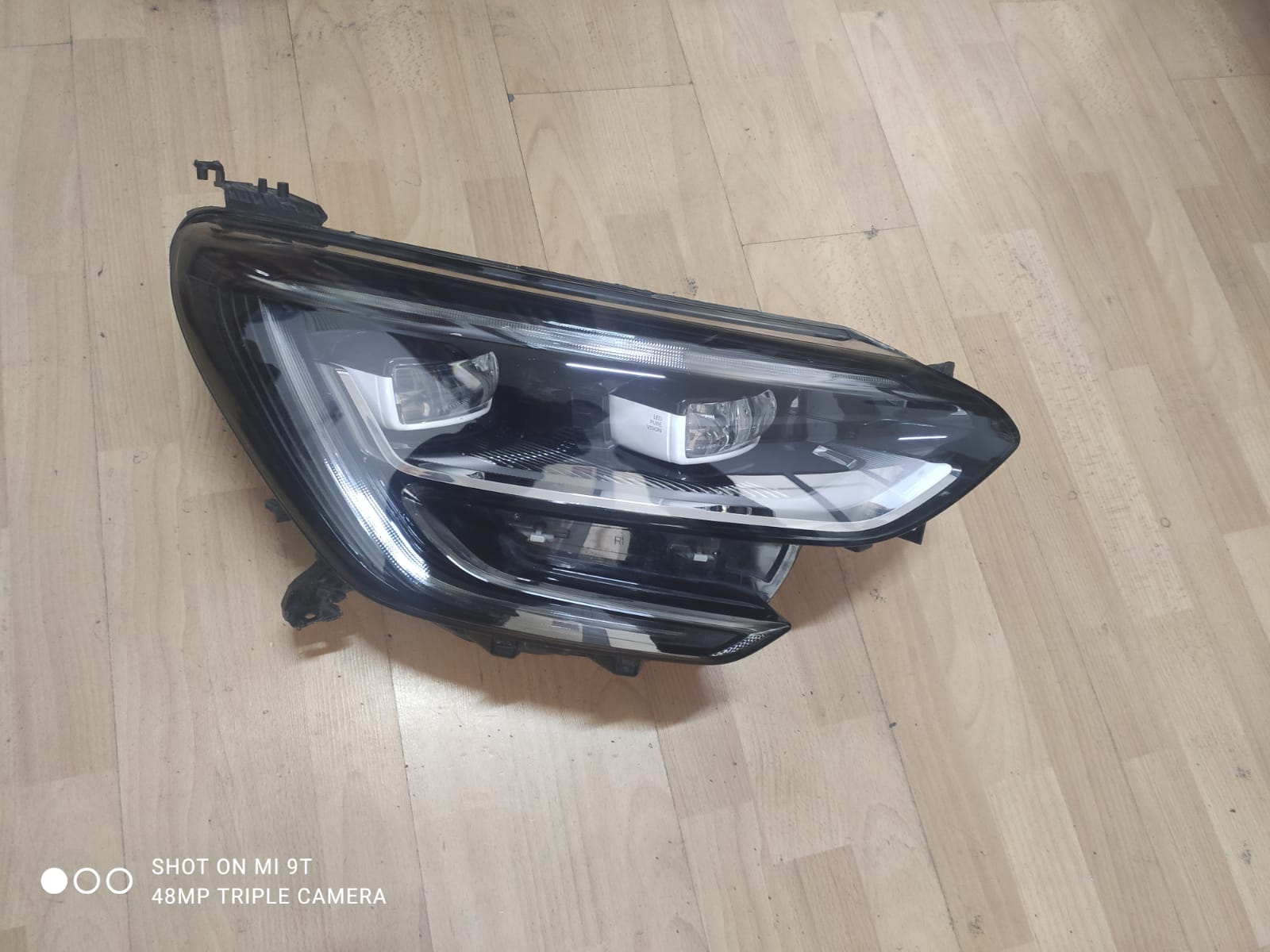 RENAULT MEGANE 4 SAĞ FAR ORJİNAL HATASIZ
